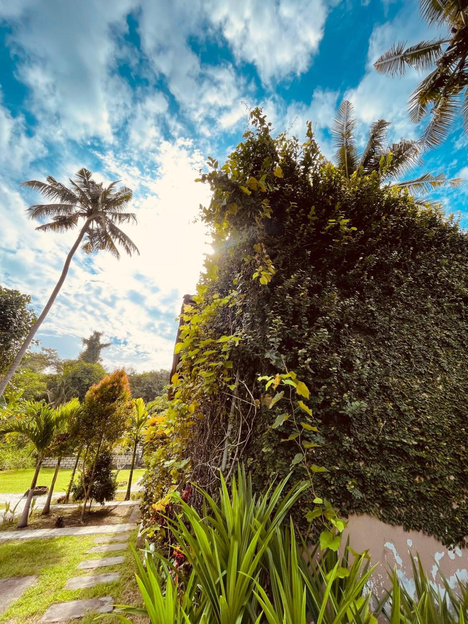 Apit Lawang Villas & Resto Batununggul Dış mekan fotoğraf