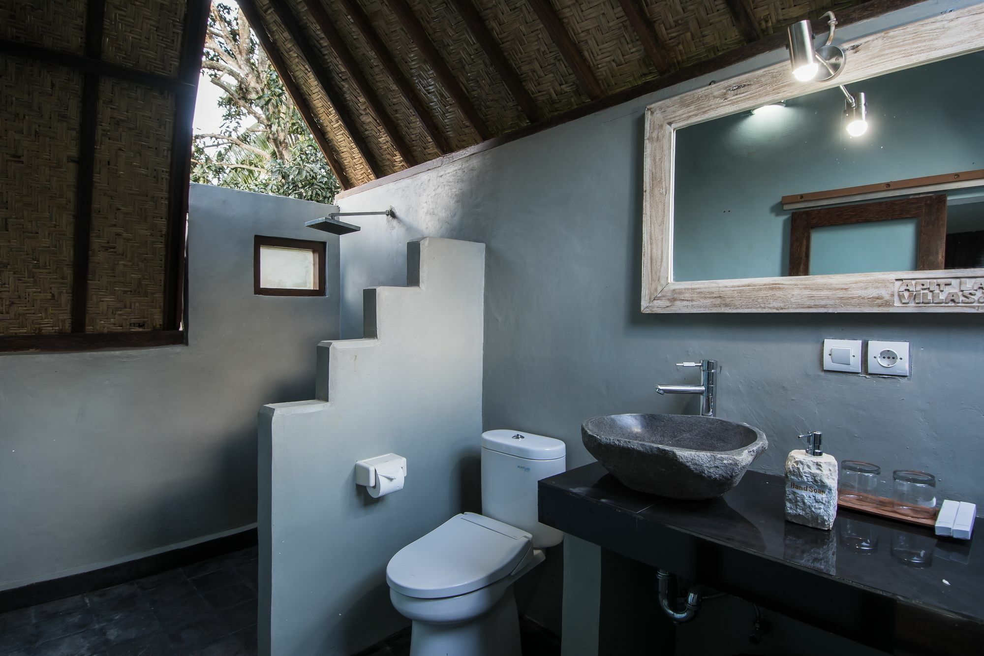 Apit Lawang Villas & Resto Batununggul Dış mekan fotoğraf